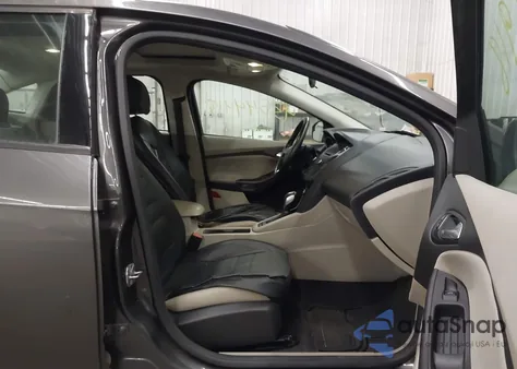 2015 Ford Focus Se z USA, uszkodzony, nr VIN 1FADP3F29FL348626